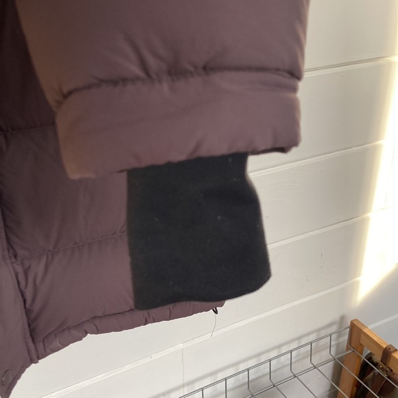 Aritzia Super Puff - Picture 4 of 12